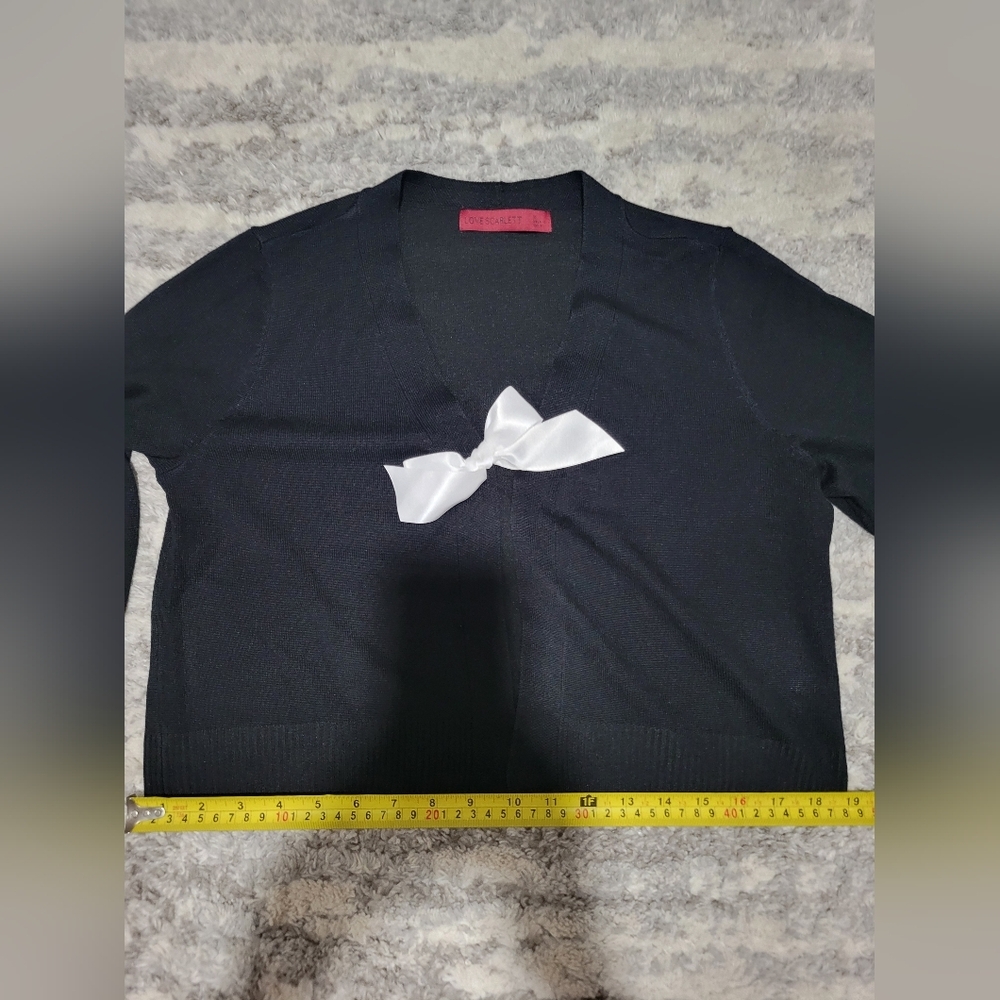 Elegant Black Sweater with White Bow - Picture 12 of 14